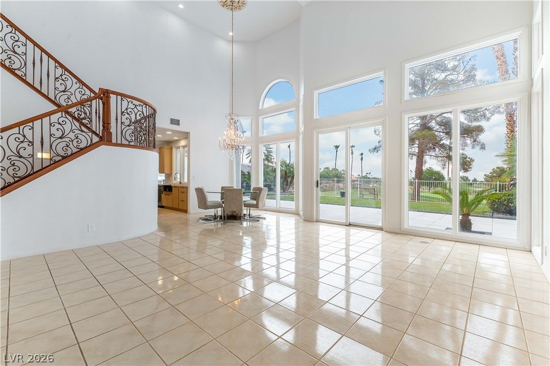 2208 Bay Hill Drive — photo 3