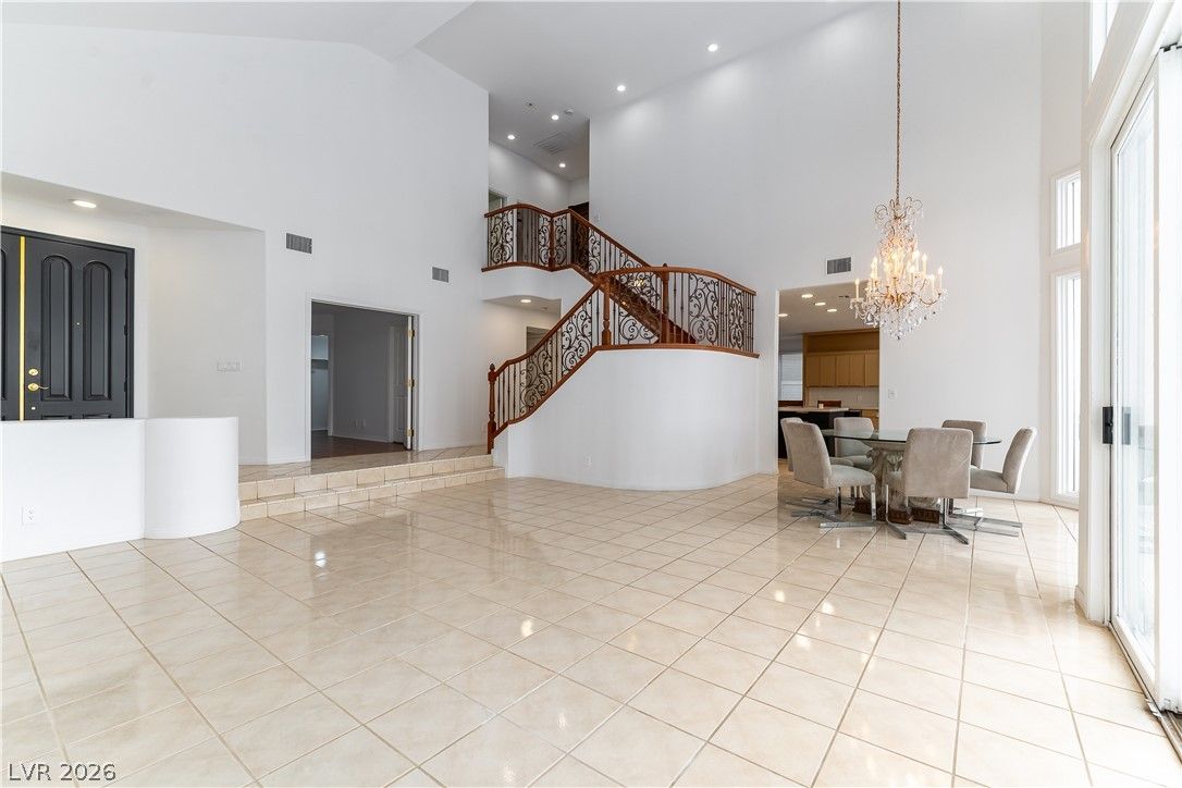 2208 Bay Hill Drive — photo 5