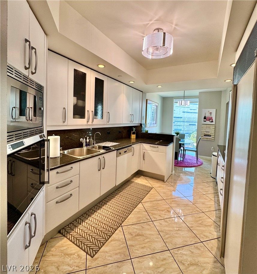 2857 Paradise Road 904 — photo 4 of 12