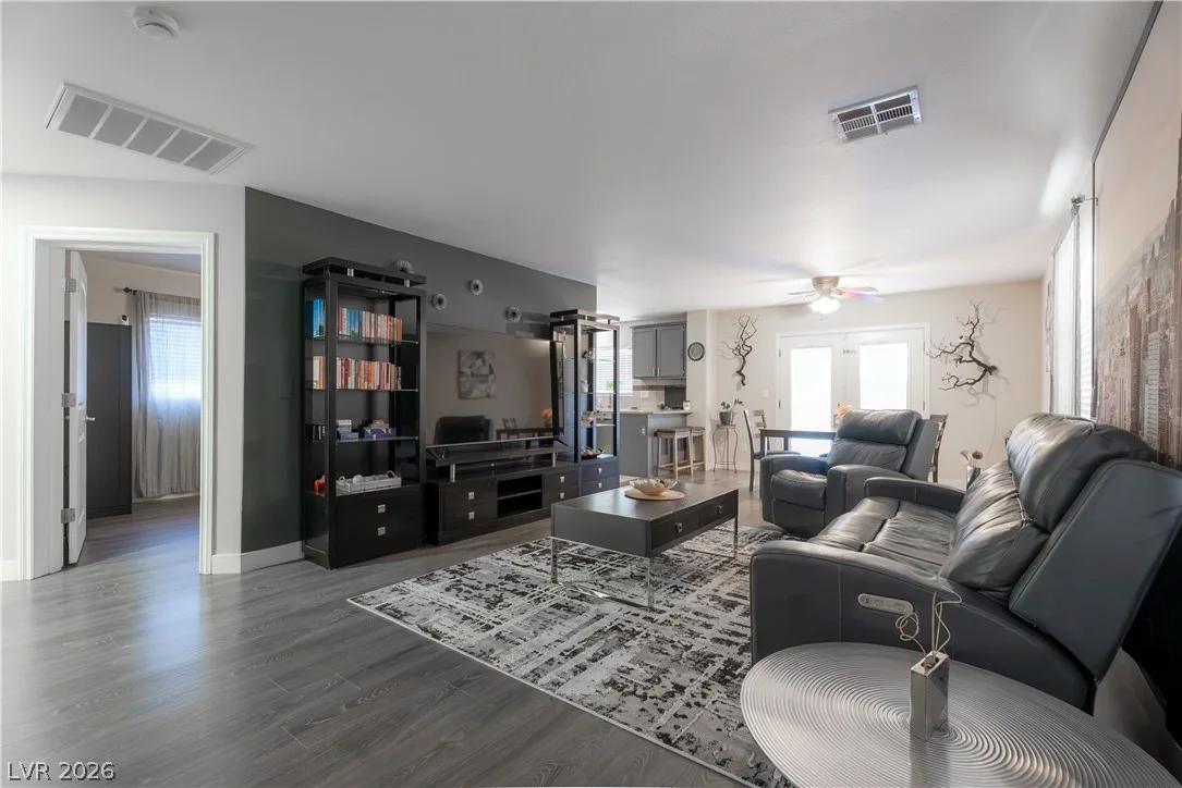 7578 Hope Valley Street — photo 2