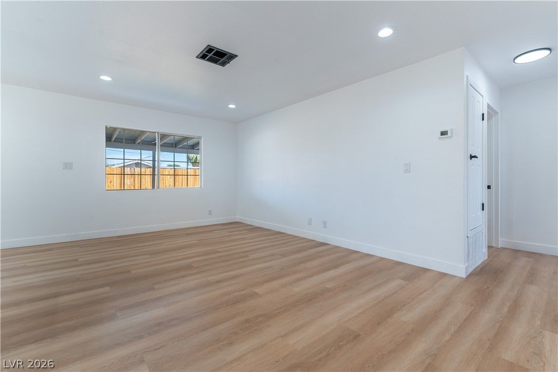 34 Del Amo Drive — photo 4 of 25