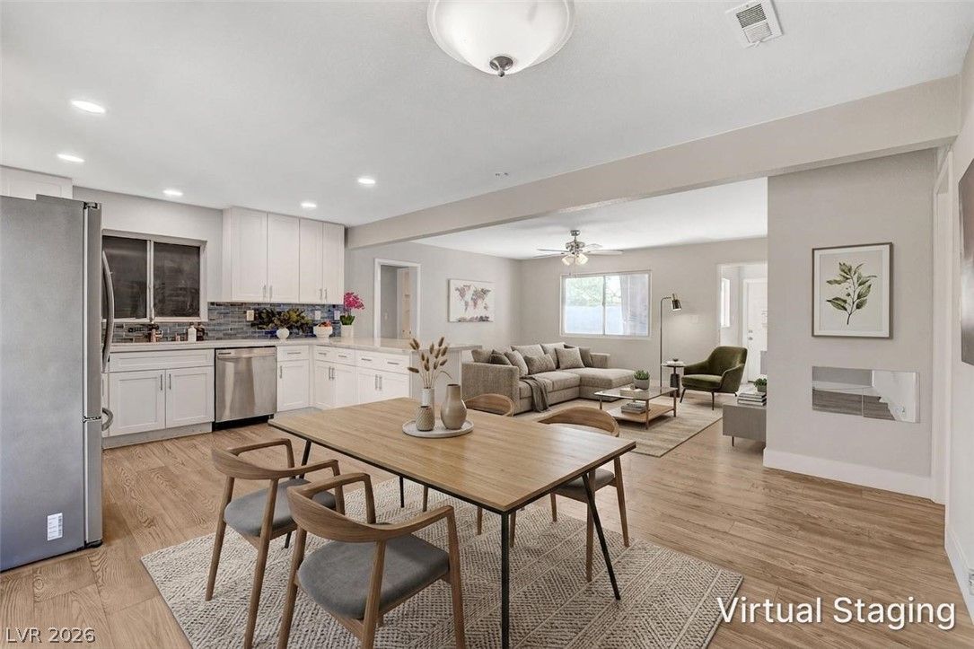 1077 Westminster Avenue — photo 5
