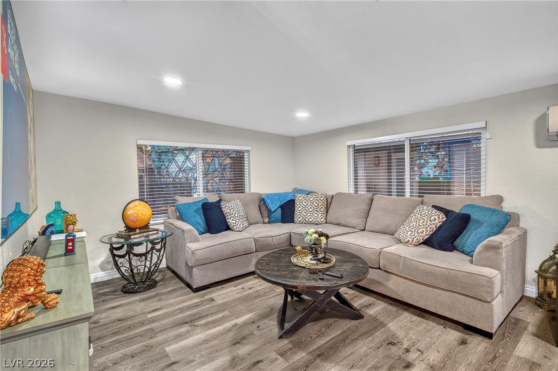 321 Agora Way — photo 2