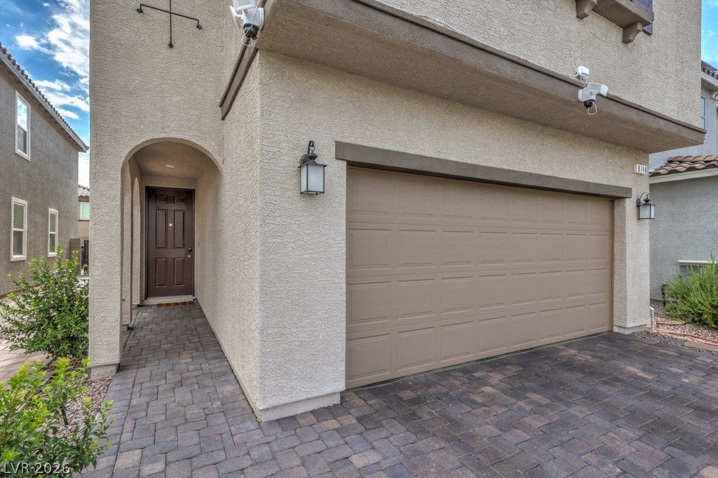 8748 Crestwood Hills Street — photo 3