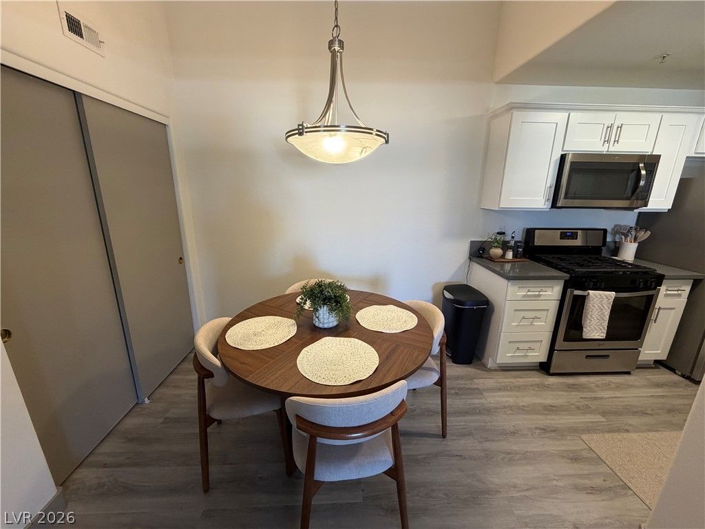 950 Seven Hills Drive 2021 — photo 5 of 36