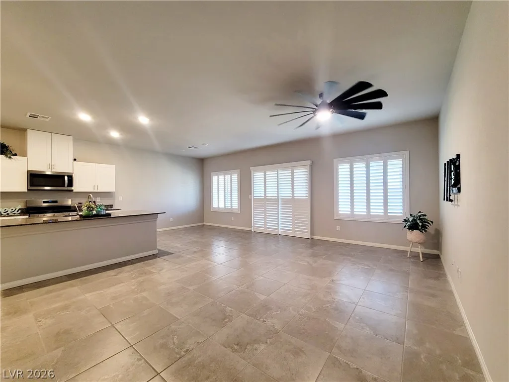 7618 Red Plumeria Avenue — photo 4