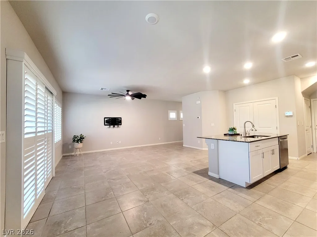7618 Red Plumeria Avenue — photo 5