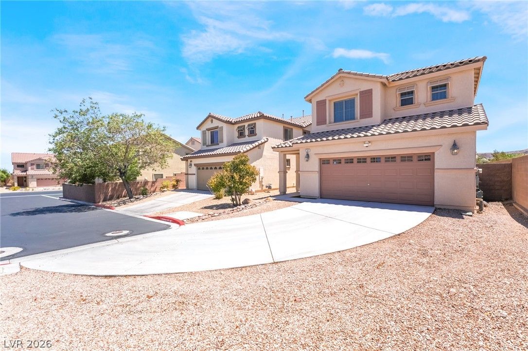 9745 Villa Cache Court — photo 2
