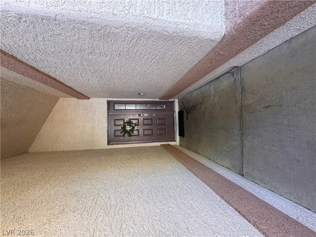 212 Pocahontas Court — photo 3 of 26