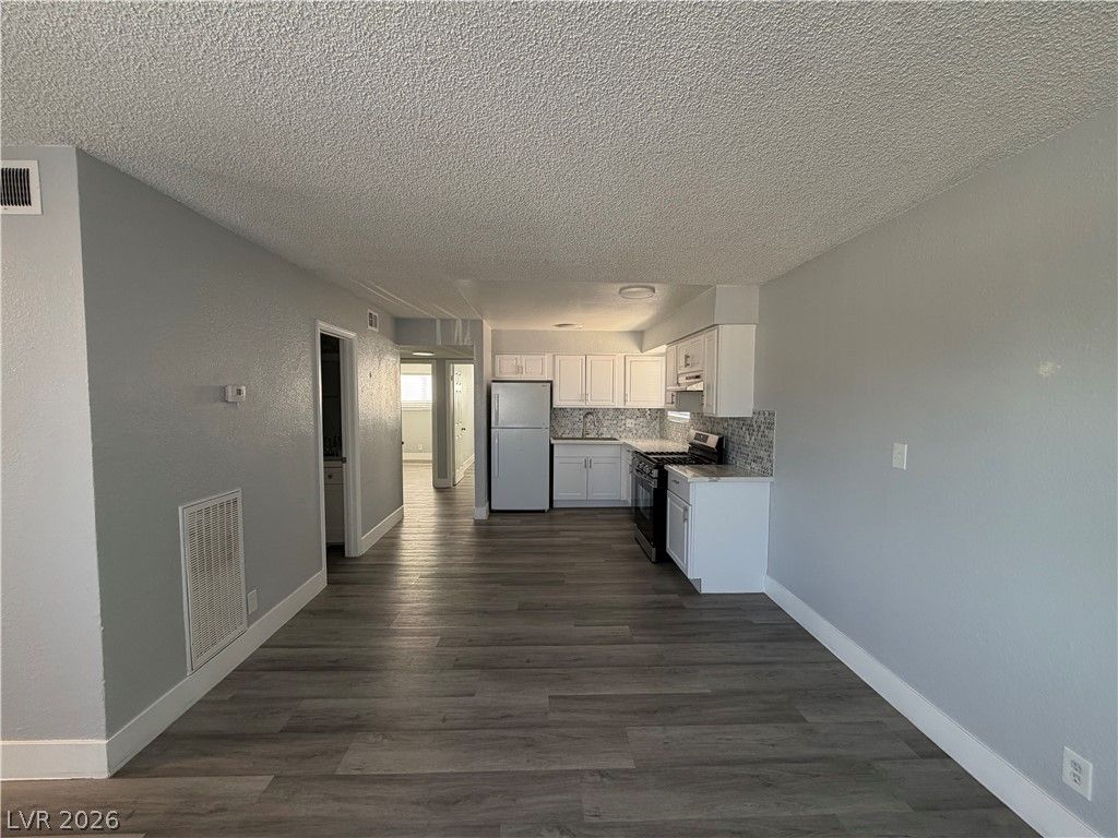 4396 Vegas Valley Drive 2 — photo 4
