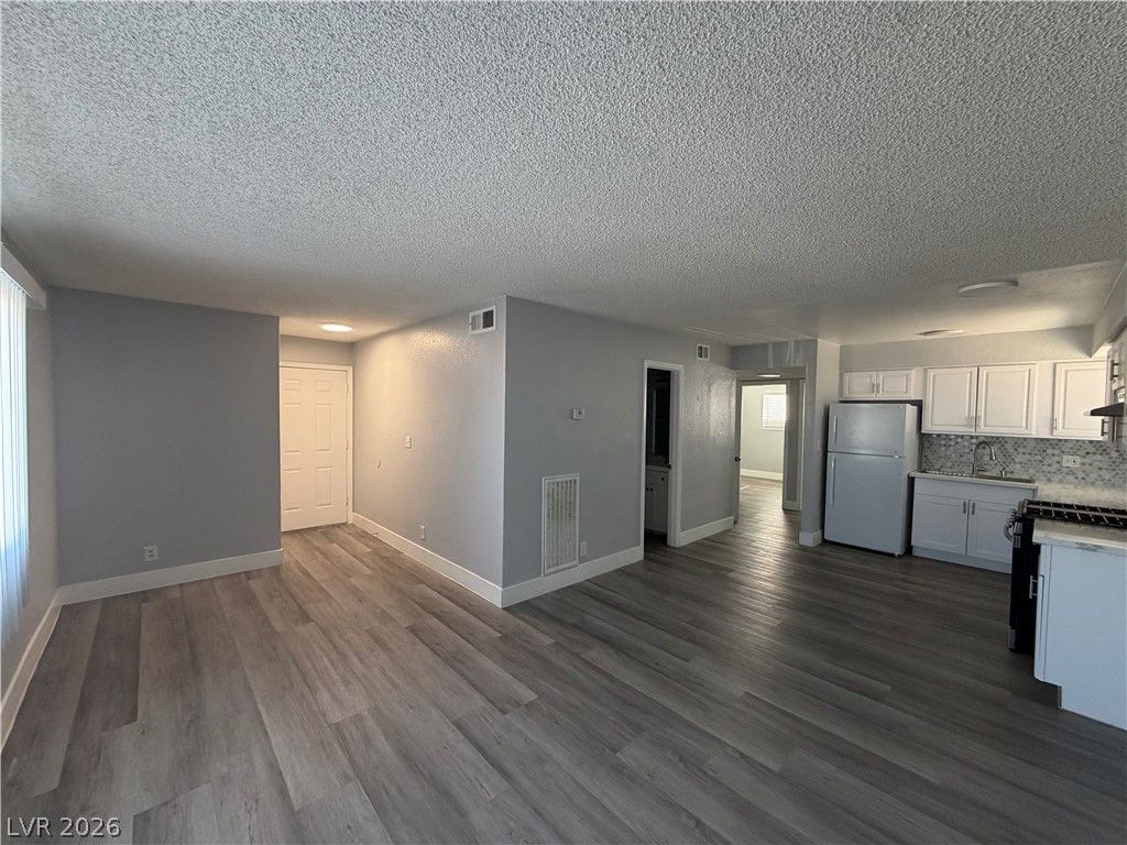 4396 Vegas Valley Drive 2 — photo 5