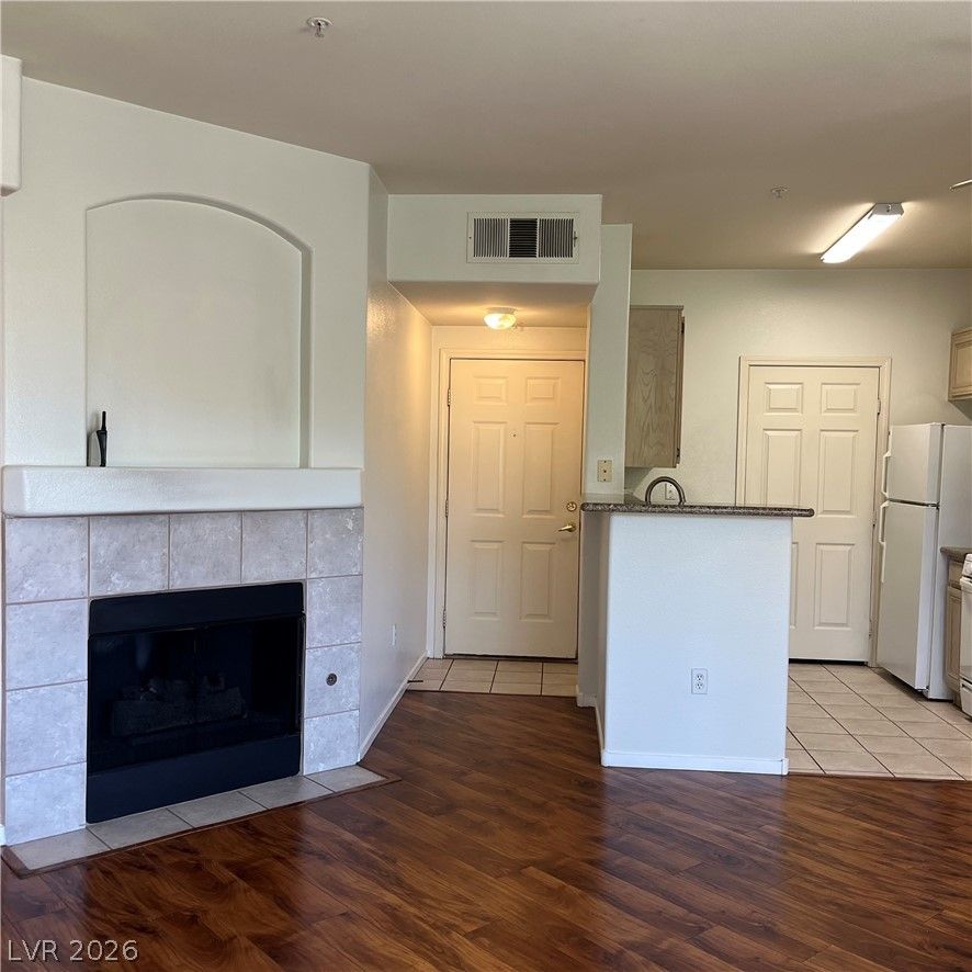 7159 South Durango Drive 204 — photo 4