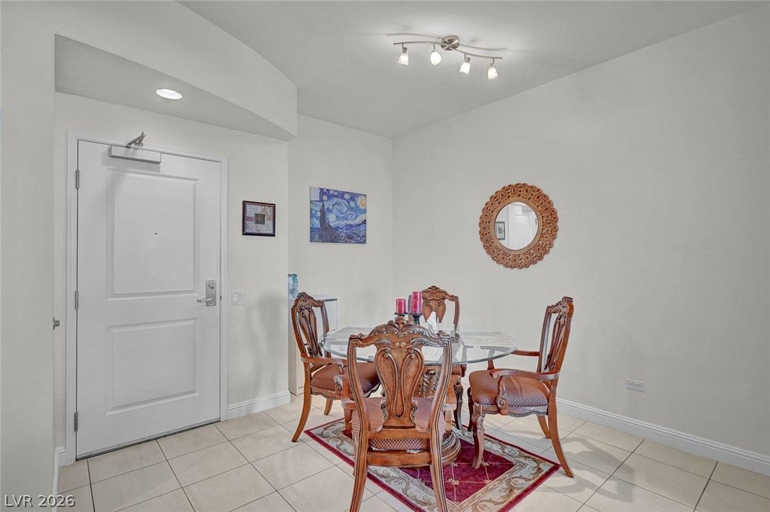 200 West Sahara Avenue 811 — photo 4