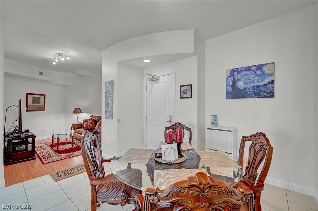 200 West Sahara Avenue 811 — photo 5