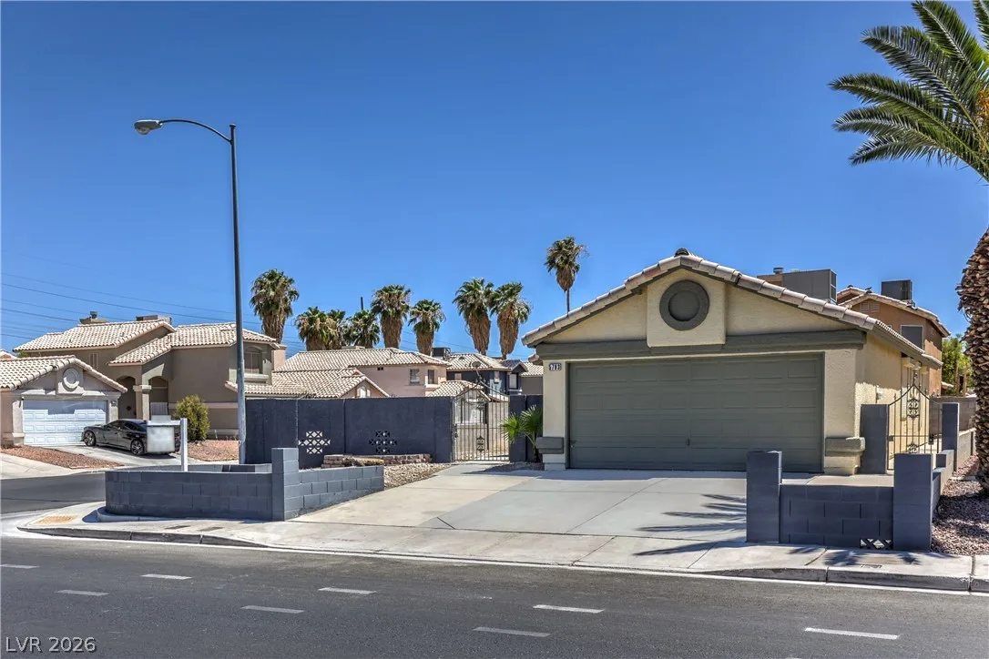 5783 Ballinger Drive — photo 2