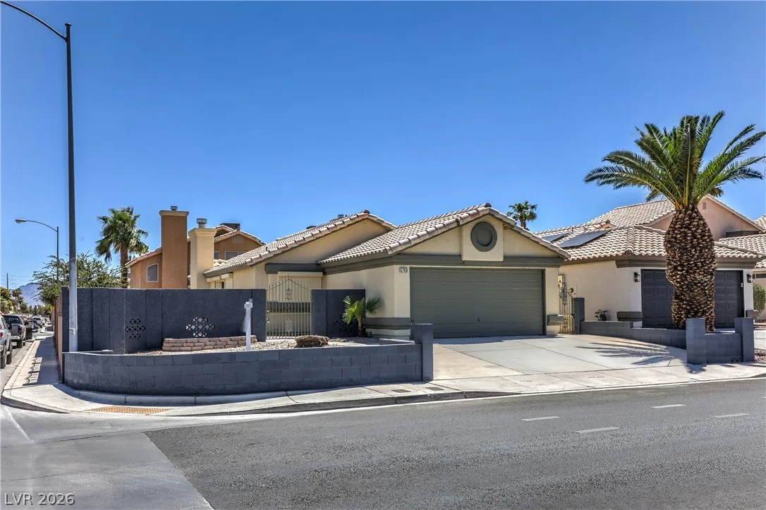 5783 Ballinger Drive — photo 3