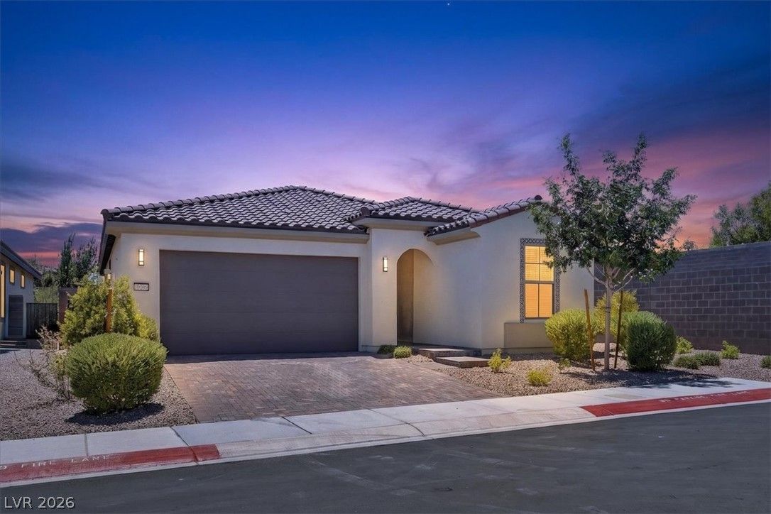 10089 Honey Rose Avenue — photo 3
