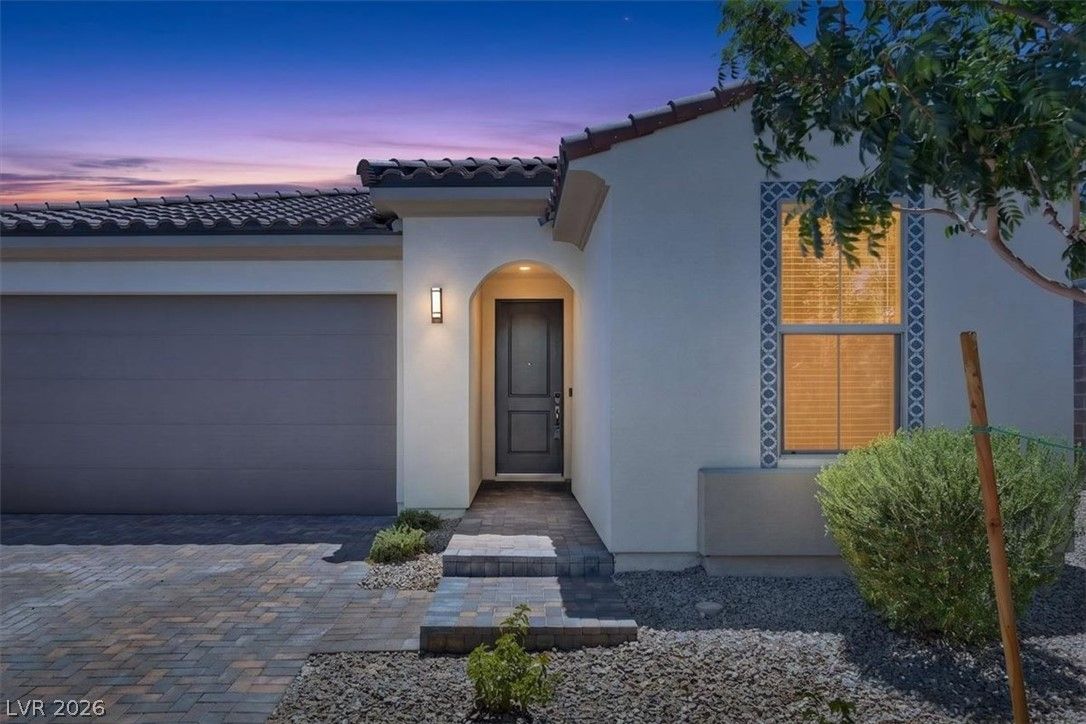 10089 Honey Rose Avenue — photo 4
