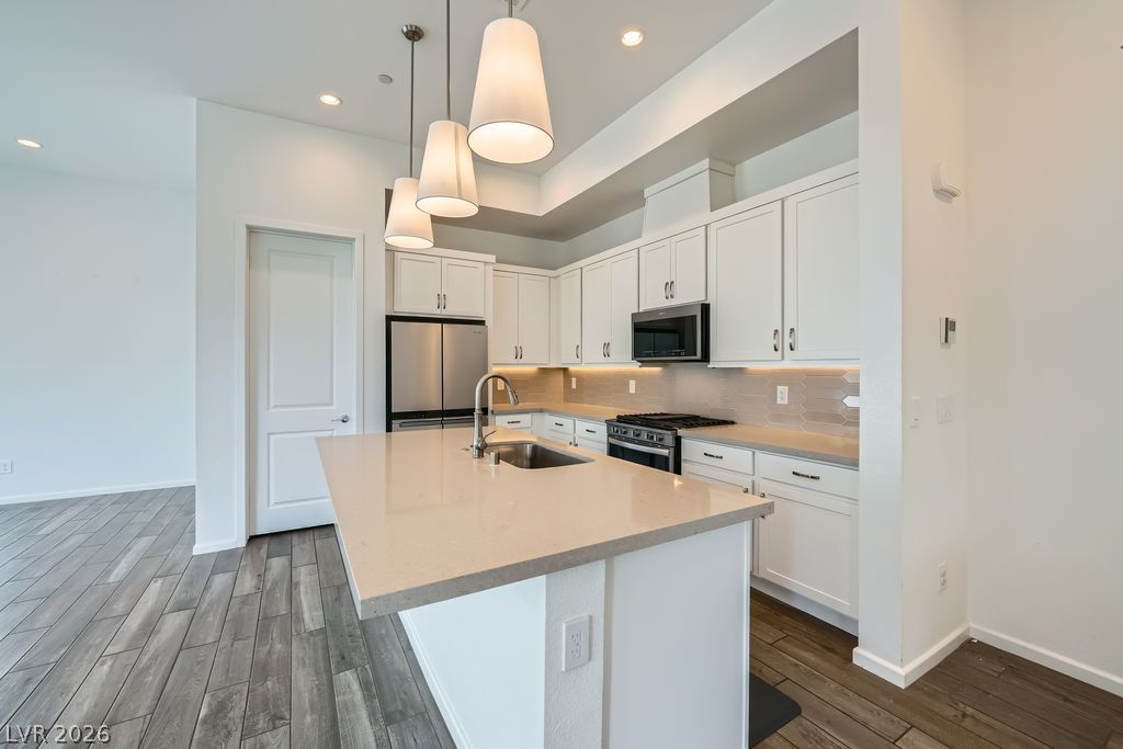 11821 Stone Run Avenue — photo 3 of 16
