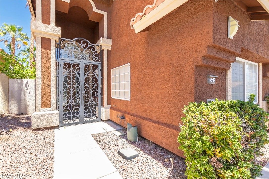 9592 Camino Capistrano Lane — photo 4