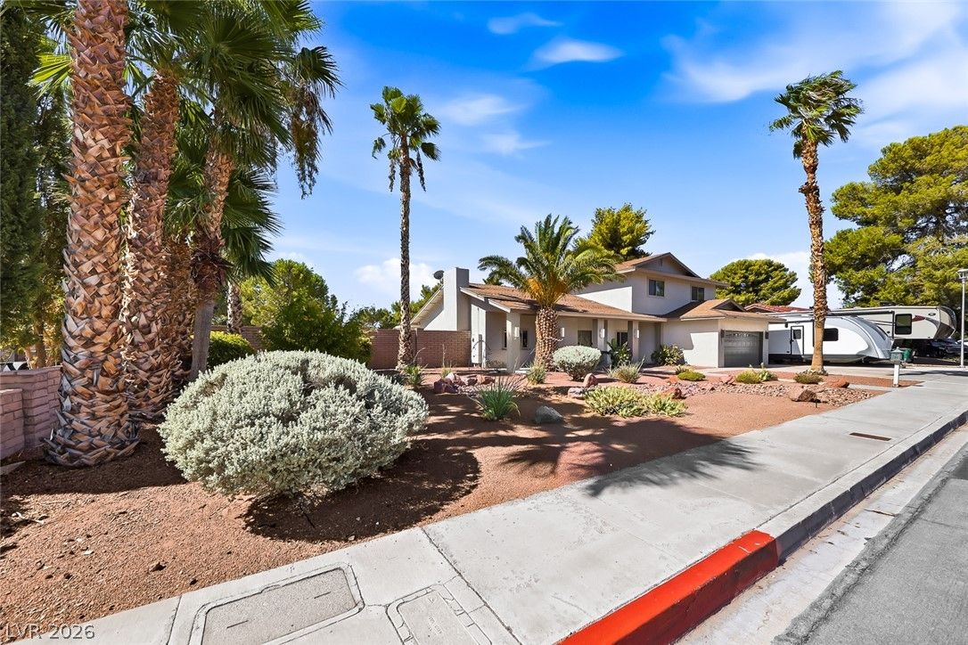 893 Fairway Drive — photo 4