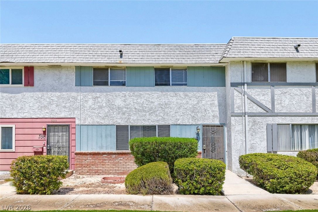 532 Greenbriar Townhouse Way — photo 3