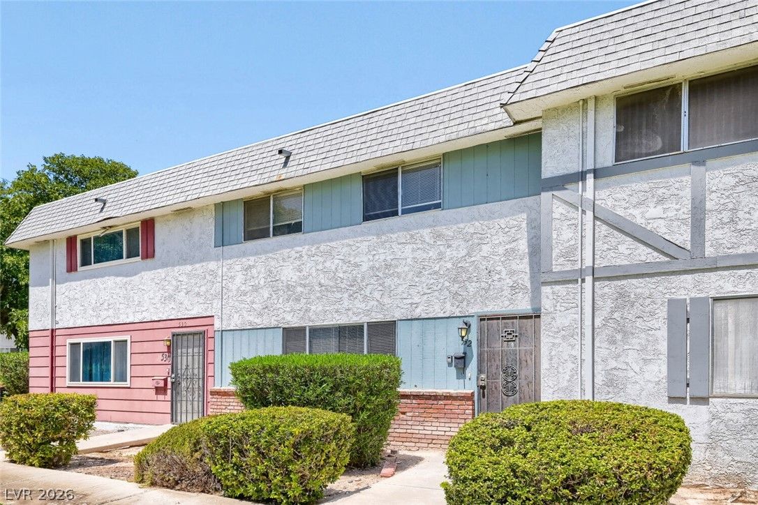 532 Greenbriar Townhouse Way — photo 4