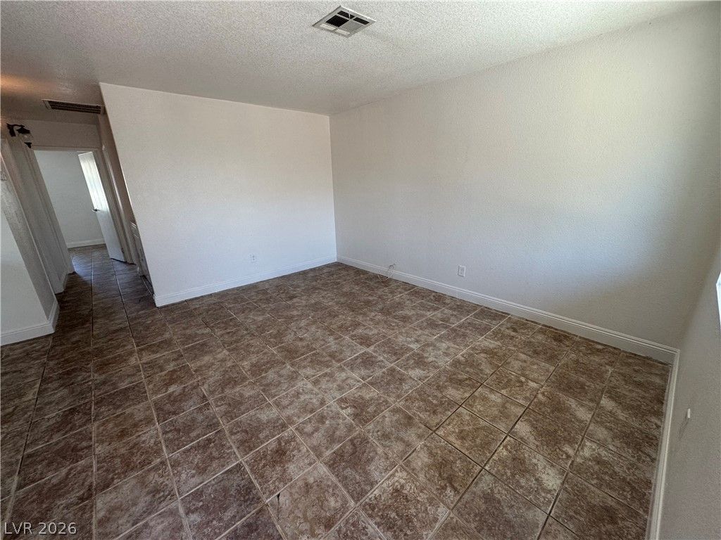 2044 Harvard Street B — photo 4 of 20
