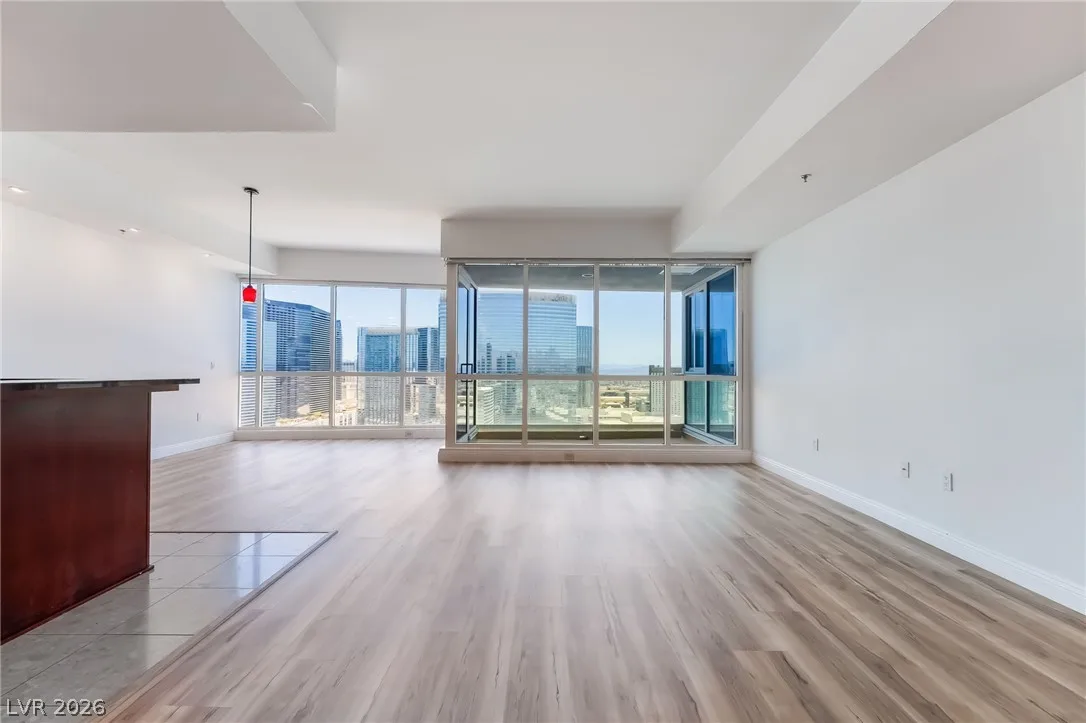4575 Dean Martin Drive 2809 — photo 2