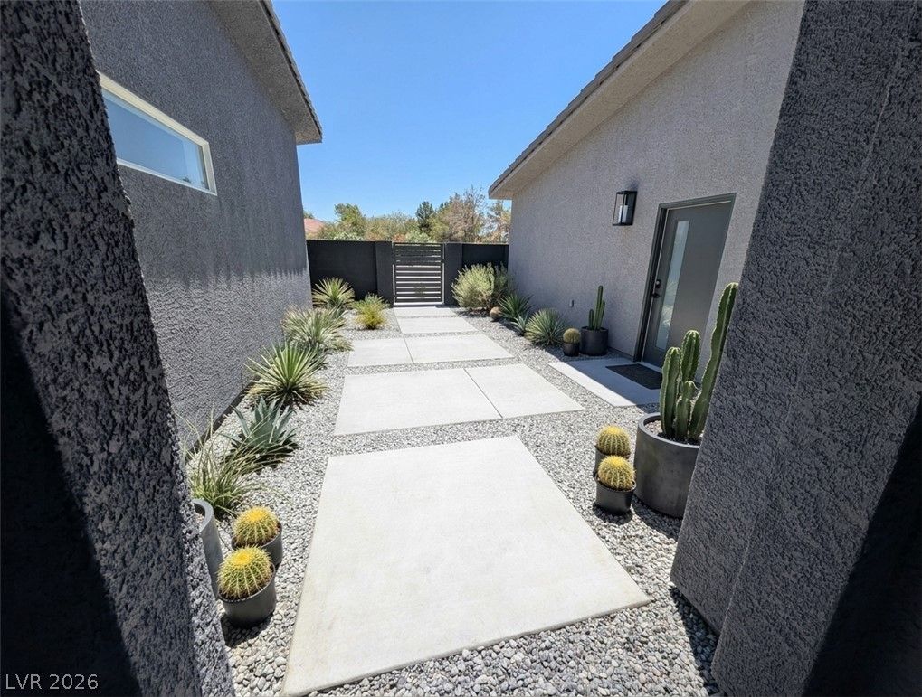 901 Kiowa — photo 2