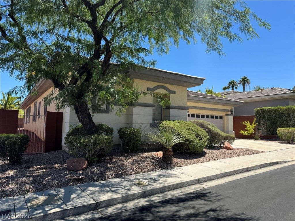 712 Pinnacle Heights Lane — photo 3 of 46