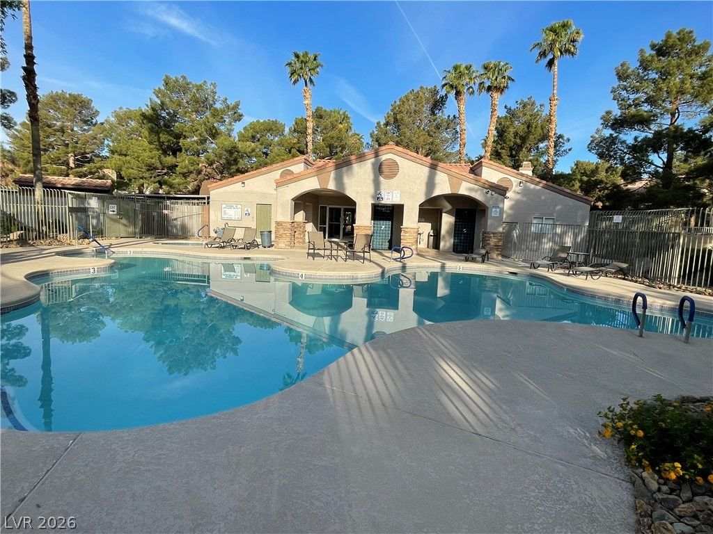 2121 Sealion Drive 101 — photo 4 of 5