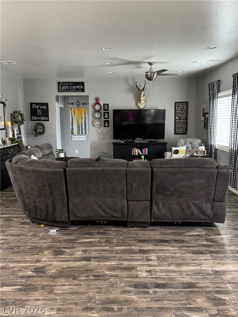 170 Magnolia Boulevard — photo 3 of 14