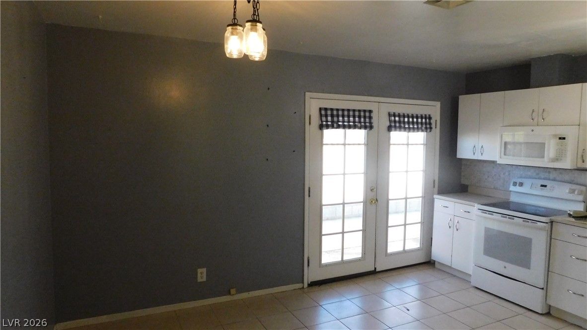 6541 Casada Way — photo 3