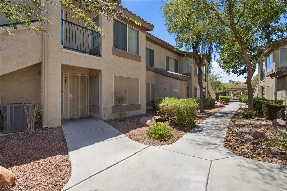 5710 East Tropicana Avenue 1053 — photo 2