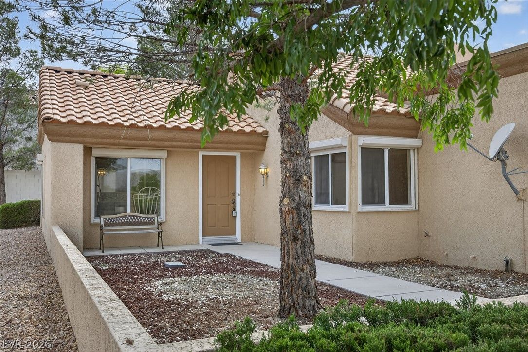 8601 Prairie Hill Drive — photo 4 of 41