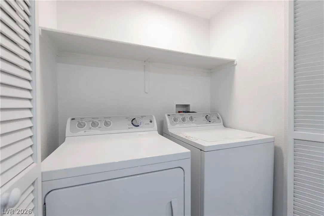 10245 South Maryland Parkway 1212 — photo 3
