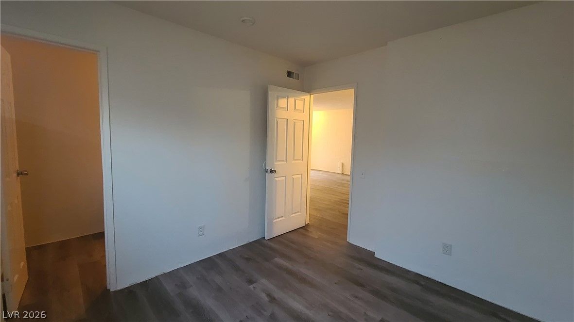 2937 Stewart Avenue 2 — photo 5 of 11