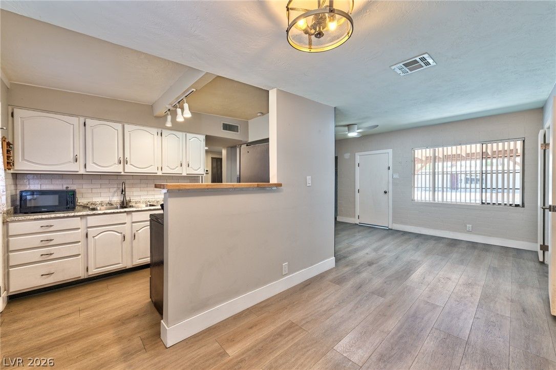 612 Stanford Street — photo 5 of 15