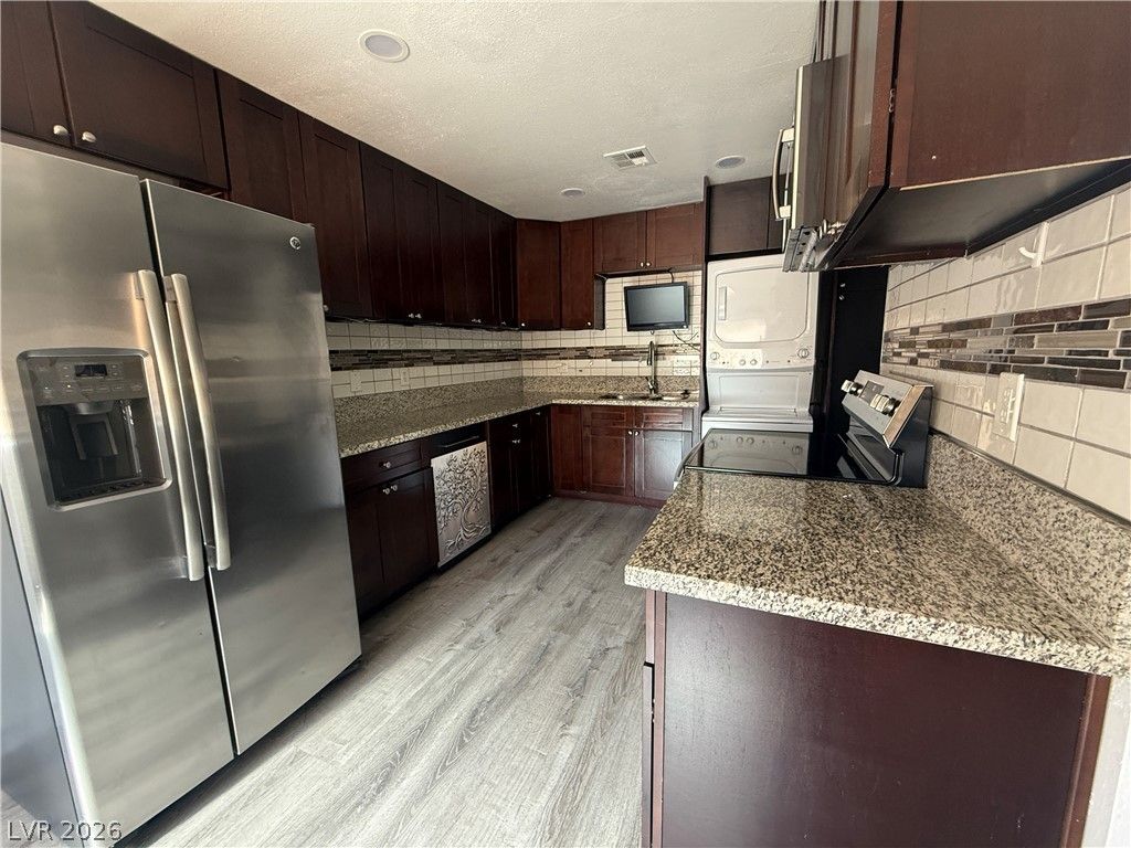 6208 Ilanos Lane Lane B — photo 2