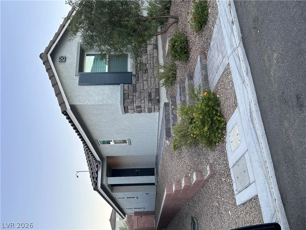 10855 Gentle Crest Avenue — photo 2