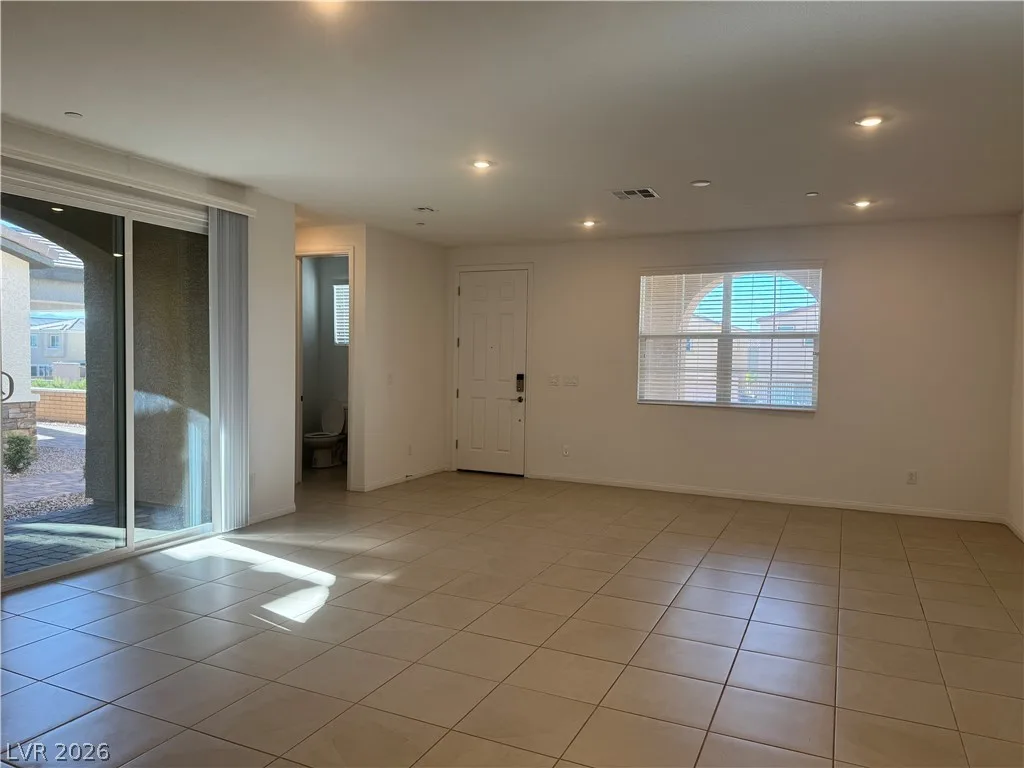 208 Vanhoy Avenue — photo 3