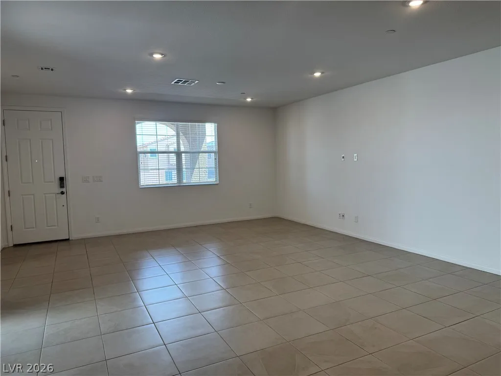 208 Vanhoy Avenue — photo 4