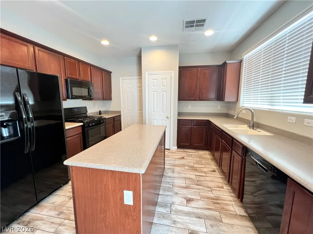 8947 College Green Street — photo 5