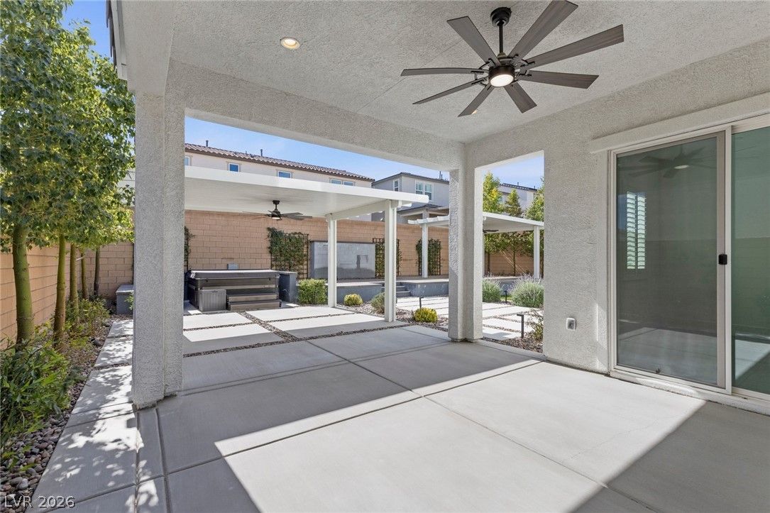10167 Bismarck Palms Avenue — photo 2