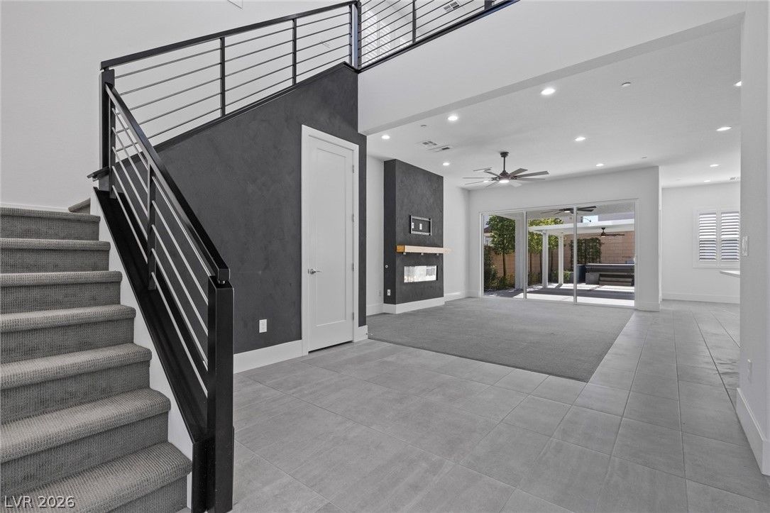 10167 Bismarck Palms Avenue — photo 3