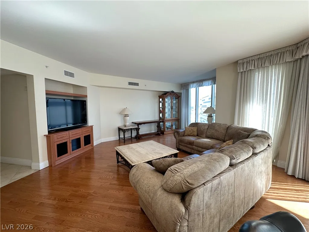 2747 Paradise Road 1706 — photo 3