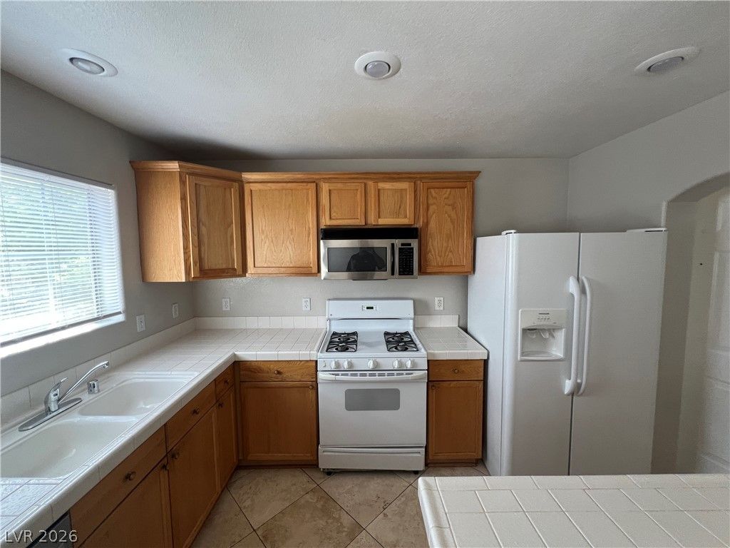 325 Amber Pine Street 202 — photo 2 of 12