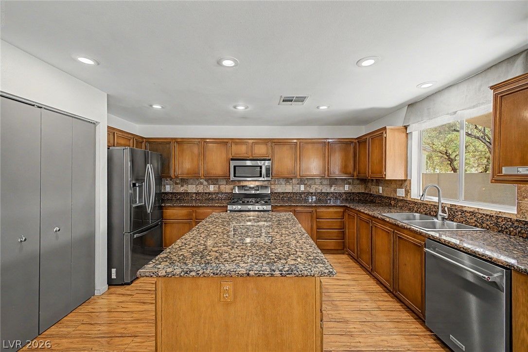 9905 Ranch Hand Avenue — photo 2
