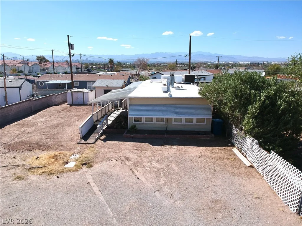 2029 College Circle — photo 5